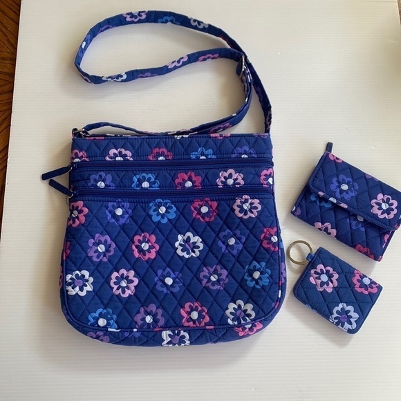 Vera Bradley Ellie Flowers Triple Zip Hipster Crossbody Wallet ID Case - Picture 1 of 6